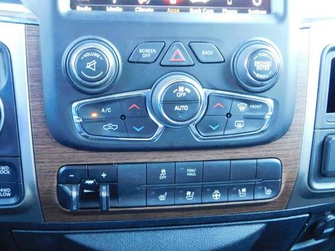 Used 2018 RAM 1500 Laramie AWD/4WD image 13