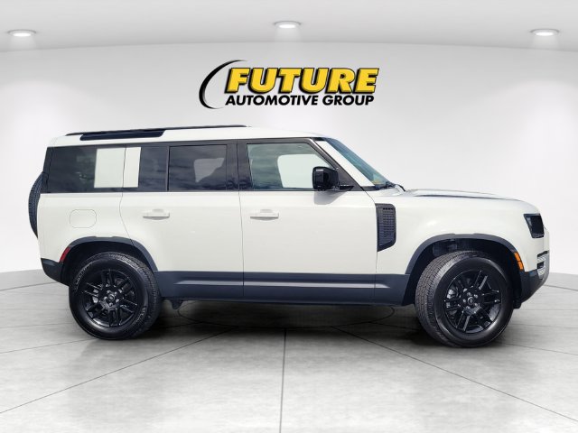 Used 2025 Land Rover Defender 110 S AWD/4WD image 3
