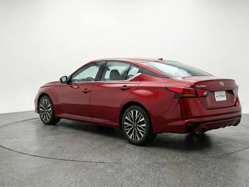 Used 2025 Nissan Altima 2.5 SV image 6