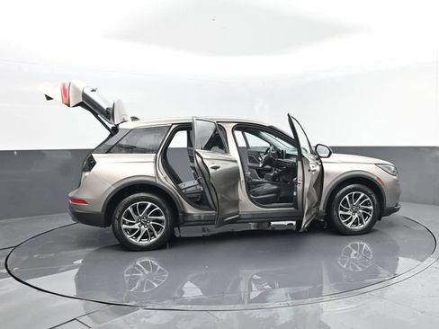 Used 2021 Lincoln Corsair AWD w/ Equipment Group 101A image 34
