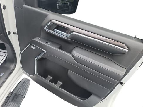 Used 2024 Chevrolet Silverado 2500 LTZ w/ LTZ Convenience Package image 12