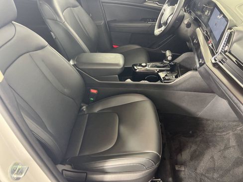 Used 2023 Kia Sportage EX FWD image 21