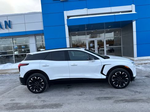 Used 2024 Chevrolet Blazer EV RS image 3