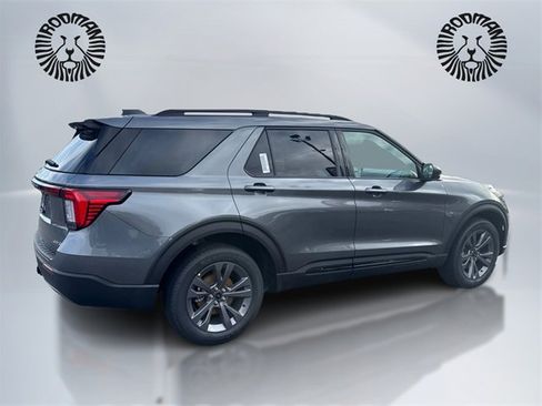 New 2026 Ford Explorer Active w/ Active Comfort Package image 5