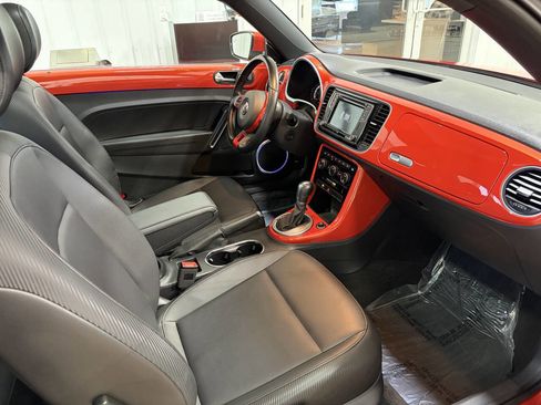 Used 2019 Volkswagen Beetle 2.0T SE w/ SE Premium Package image 29
