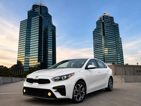 Used 2020 Kia Forte LXS FWD image 1