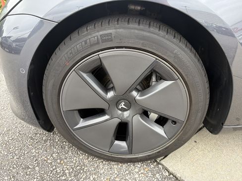 Used 2021 Tesla Model 3 Standard Range Plus RWD image 16