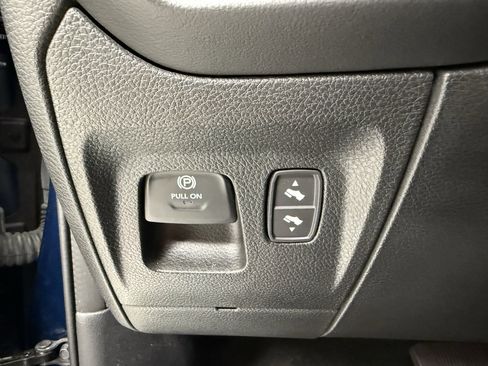 Used 2024 RAM 1500 Limited w/ Bed Utility Group image 20