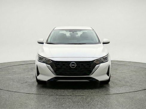 Used 2025 Nissan Sentra SV image 2