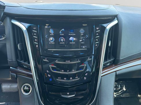 Used 2020 Cadillac Escalade ESV Premium Luxury AWD/4WD image 9