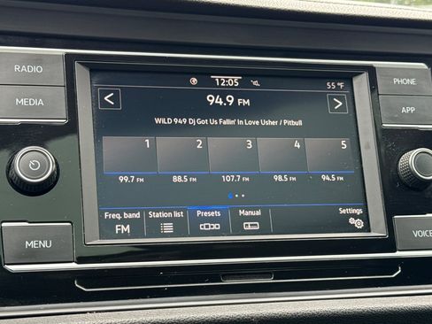 Used 2020 Volkswagen Jetta SE image 19