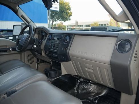 Used 2008 Ford F550 2WD Regular Cab Super Duty image 25