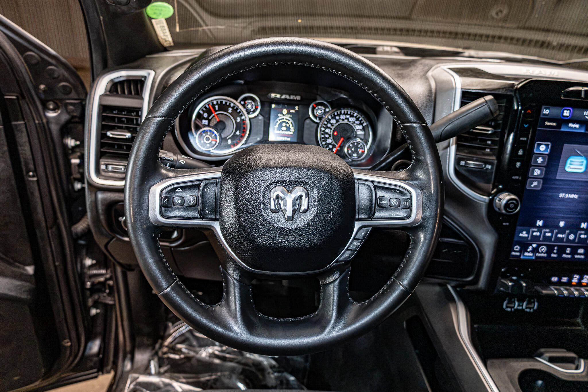 Used 2024 RAM 3500 Big Horn w/ Night Edition AWD/4WD image 16