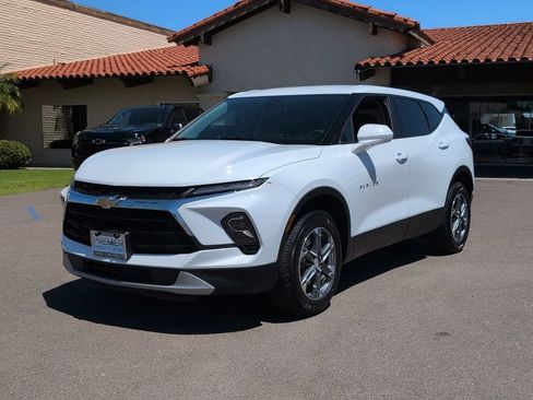 Used 2025 Chevrolet Blazer LT FWD image 4
