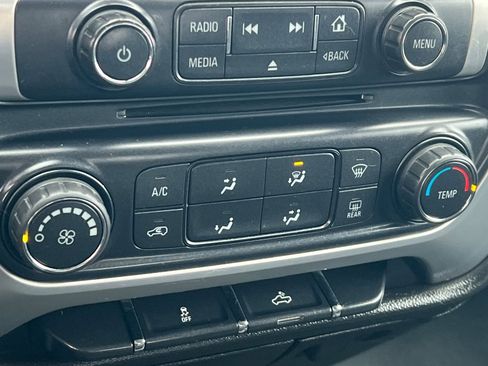 Used 2015 GMC Sierra 2500 SLE image 16