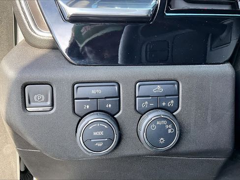 Used 2023 Chevrolet Silverado 1500 LT AWD/4WD image 36