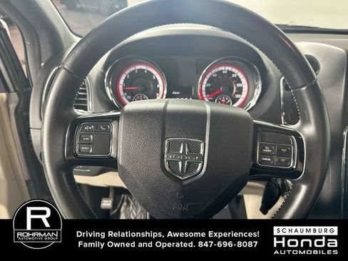 Used 2015 Dodge Grand Caravan SE FWD image 12