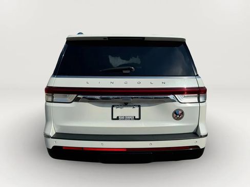 Used 2022 Lincoln Navigator Reserve image 9