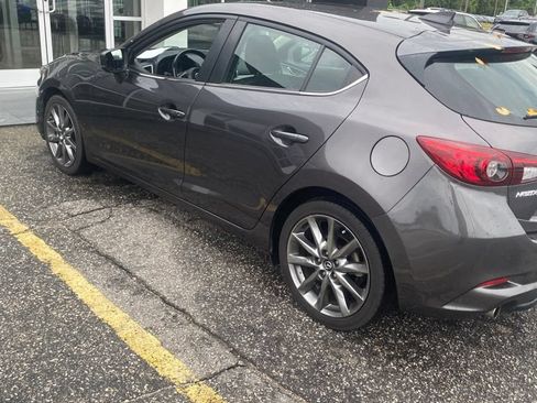 Used 2018 MAZDA MAZDA3 Touring FWD image 4