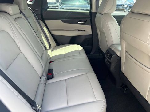 Used 2025 Nissan Murano SV FWD image 9