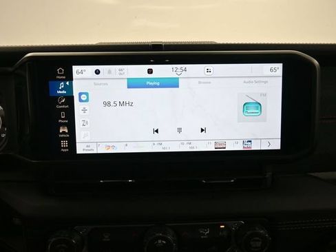 Used 2026 Jeep Wrangler Unlimited Rubicon AWD/4WD image 25
