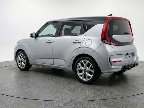 Used 2025 Kia Soul FWD image 6