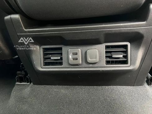 Used 2021 Chevrolet Silverado 1500 LT image 36