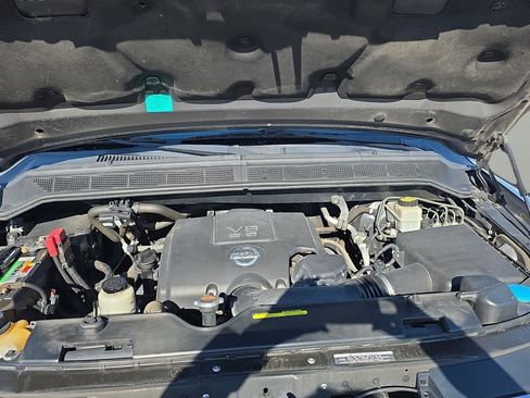 Used 2015 Nissan Titan SV w/ SV Value Truck Package image 34