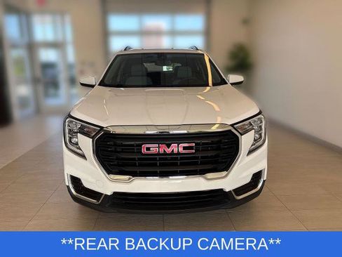 Used 2022 GMC Terrain SLE w/ Driver Convenience Package FWD image 7