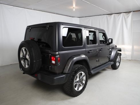 Used 2021 Jeep Wrangler Unlimited Sahara image 3