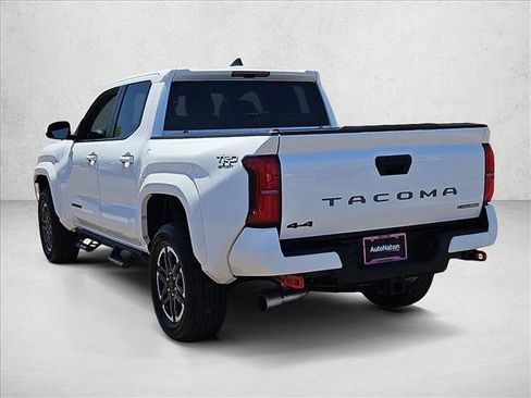 Certified 2025 Toyota Tacoma TRD Sport AWD/4WD image 7