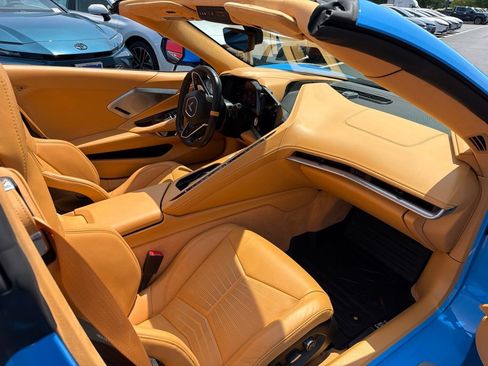 Used 2021 Chevrolet Corvette Stingray Premium Conv w/ Z51 Performance Package RWD image 9