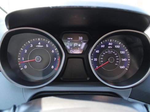 Used 2016 Hyundai Elantra SE image 36