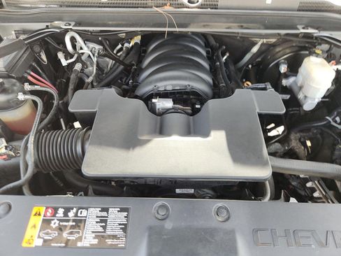 Used 2020 Chevrolet Suburban LT RWD image 27