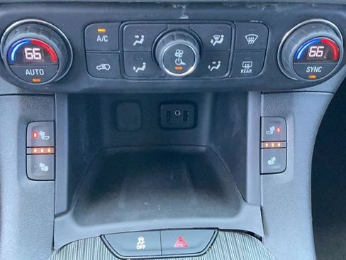 Used 2019 GMC Acadia SLT w/ LPO, Black Accent Package FWD image 23