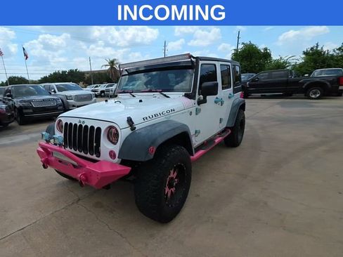 Used 2015 Jeep Wrangler Unlimited Rubicon w/ Connectivity Group AWD/4WD image 12
