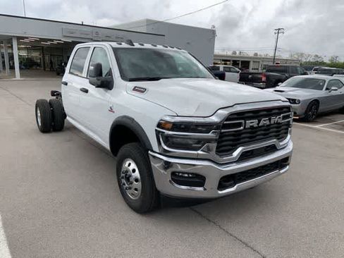 New 2025 RAM 3500 Tradesman AWD/4WD image 4