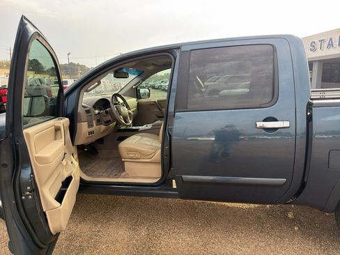 Used 2014 Nissan Titan SL w/ SL Heavy Metal Package image 39