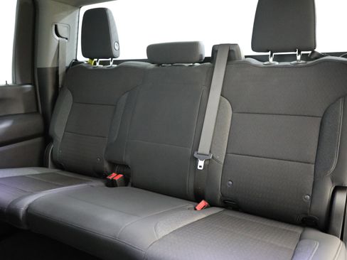 Used 2024 Chevrolet Silverado 2500 Custom w/ Custom Value Package image 10