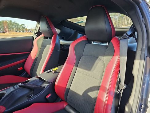 Used 2024 Nissan Z Performance w/ Floor Mat Package image 17