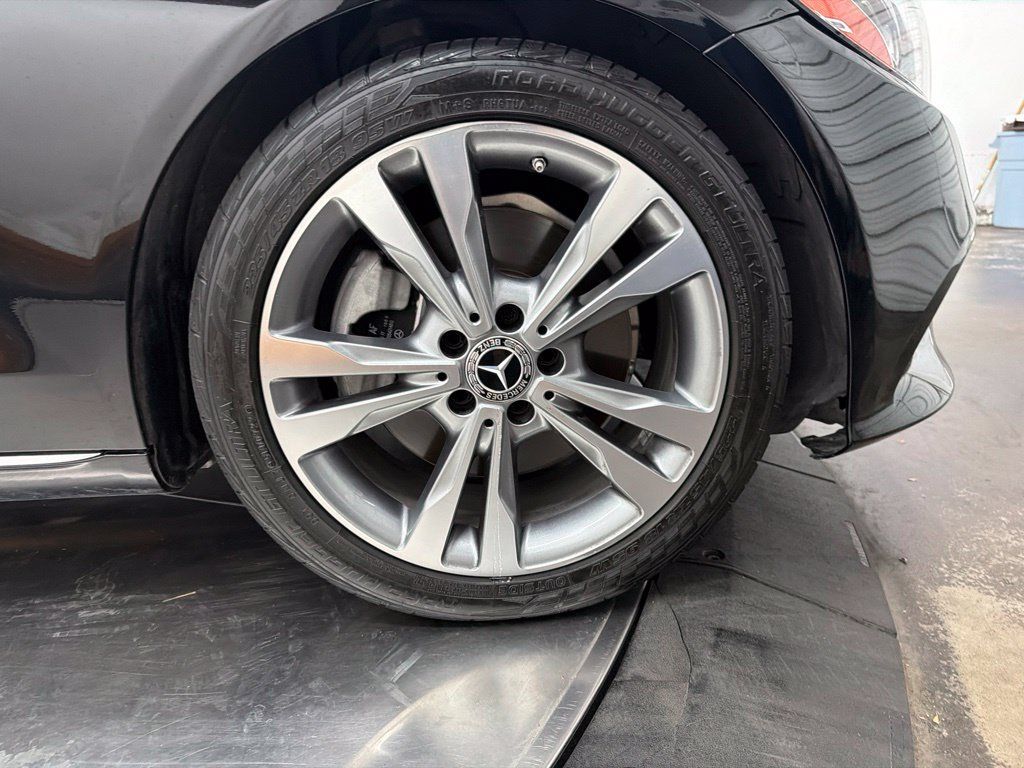 Certified 2019 Mercedes-Benz C 300 Sedan image 9