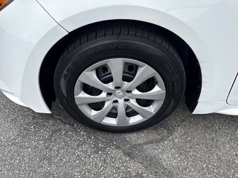 Used 2022 Toyota Corolla LE FWD image 25