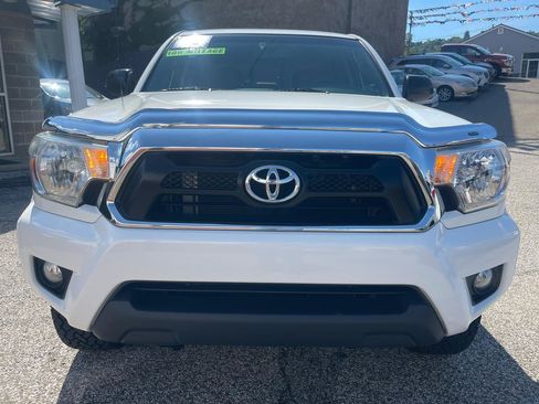 Used 2012 Toyota Tacoma 4x4 Double Cab w/ TRD Off-Road Pkg image 2