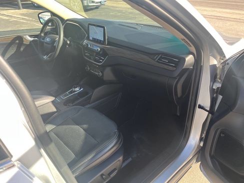Used 2020 Ford Escape Titanium image 13