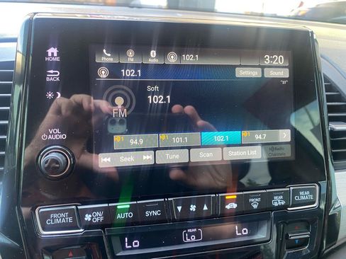 Used 2018 Honda Odyssey EX image 16