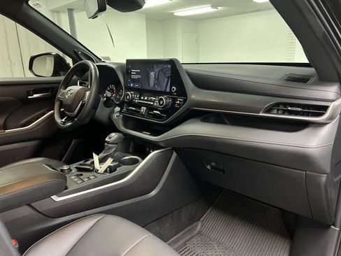 Used 2024 Toyota Highlander XSE AWD/4WD image 29