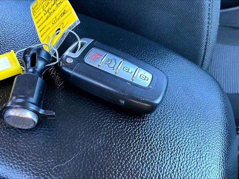 Used 2013 Hyundai Elantra GT w/ Touch & Go Pkg image 14