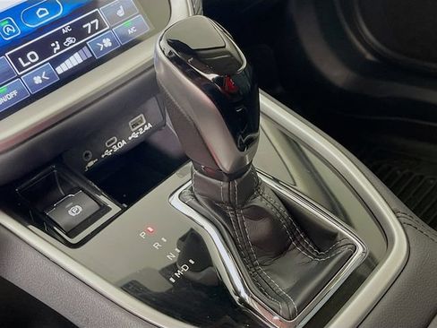 Used 2024 Subaru Outback Limited AWD/4WD image 18