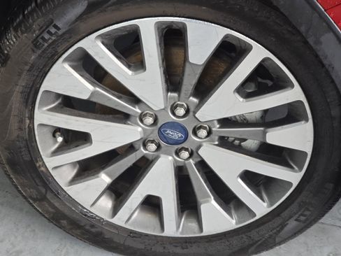 Used 2022 Ford Escape Titanium image 11