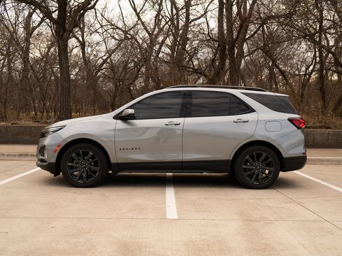 Used 2023 Chevrolet Equinox RS w/ RS Leather Package image 6